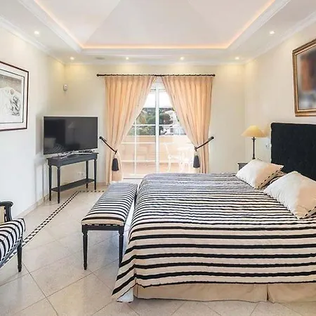 Vale Do Garrao Sleeps 8 Pool Air Con Wifi