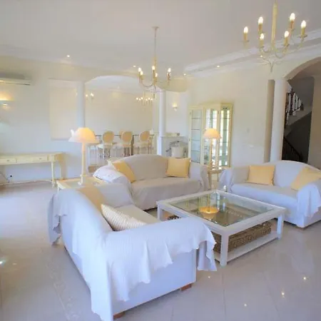 Vale Do Garrao Sleeps 8 Pool Air Con Wifi كينتا دو لاغو