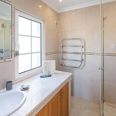 Vale Do Garrao Sleeps 8 Pool Air Con Wifi فيلة كينتا دو لاغو