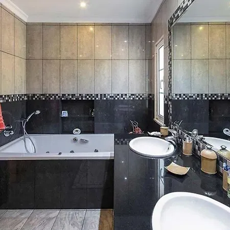 Vale Do Garrao Sleeps 8 Pool Air Con Wifi * كينتا دو لاغو